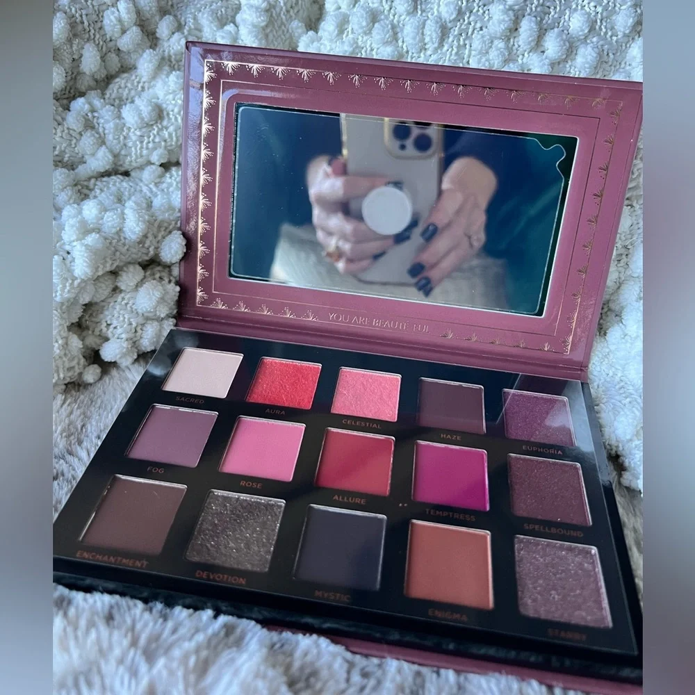 ACE BEAUTĒ Mystic Romance Eyeshadow Palette - Picture 1 of 3